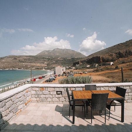 George Seafront Suites Néon Oítilon Dış mekan fotoğraf