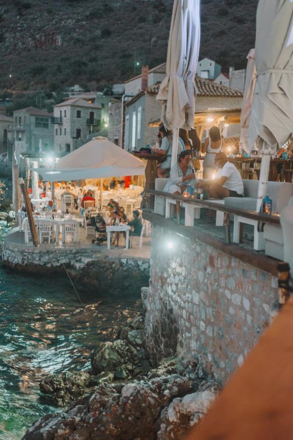 George Seafront Suites Néon Oítilon Dış mekan fotoğraf