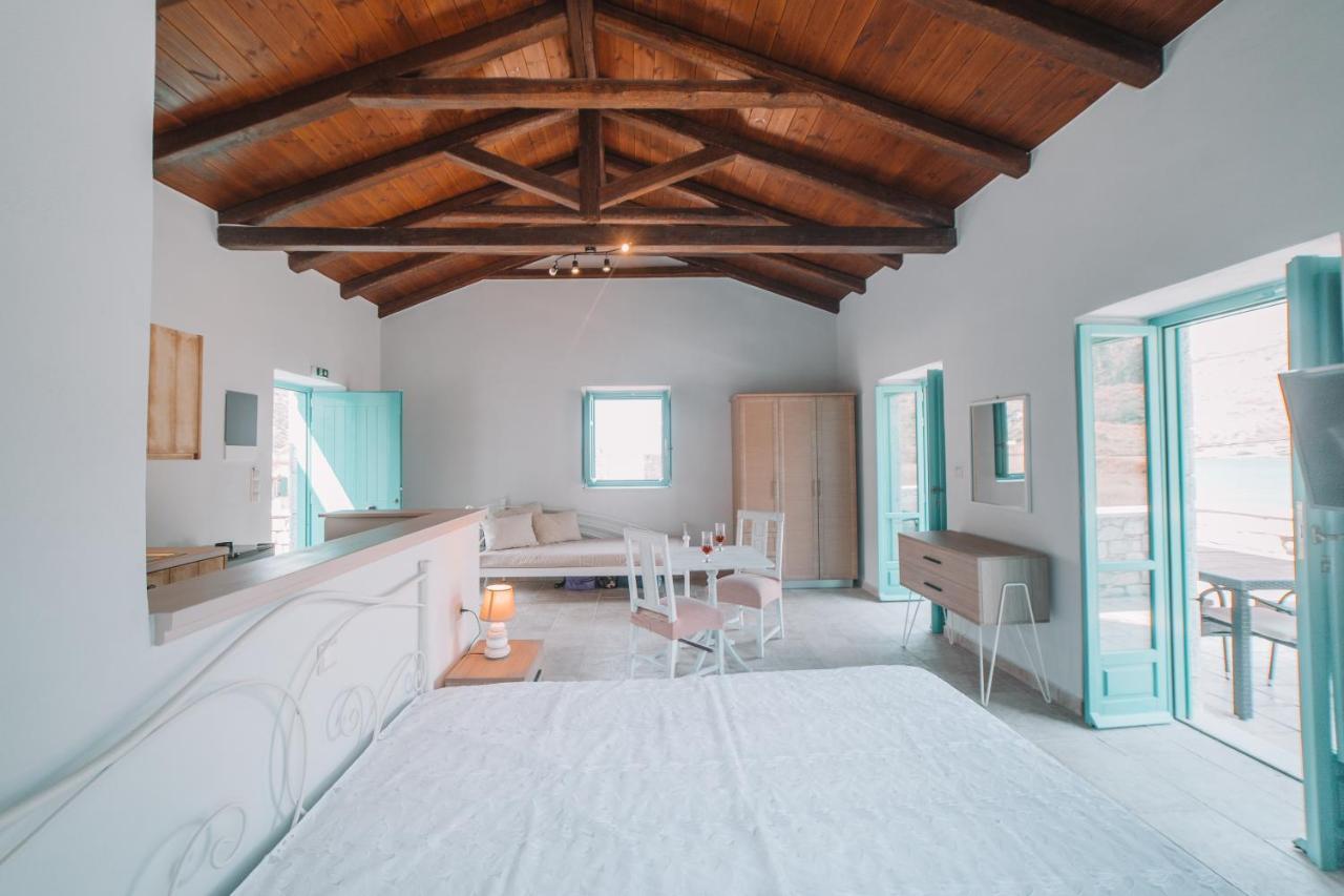 George Seafront Suites Néon Oítilon Dış mekan fotoğraf